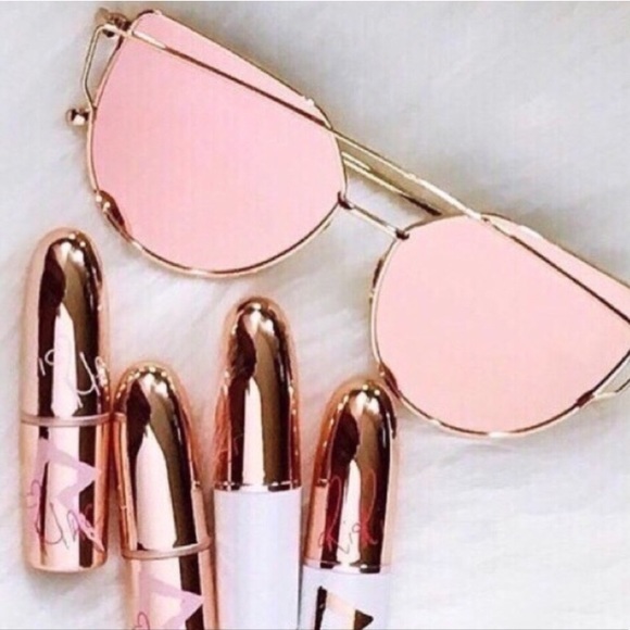 LAST 1! Rose Gold Mirrored Sunglasses - Picture 2 of 3
